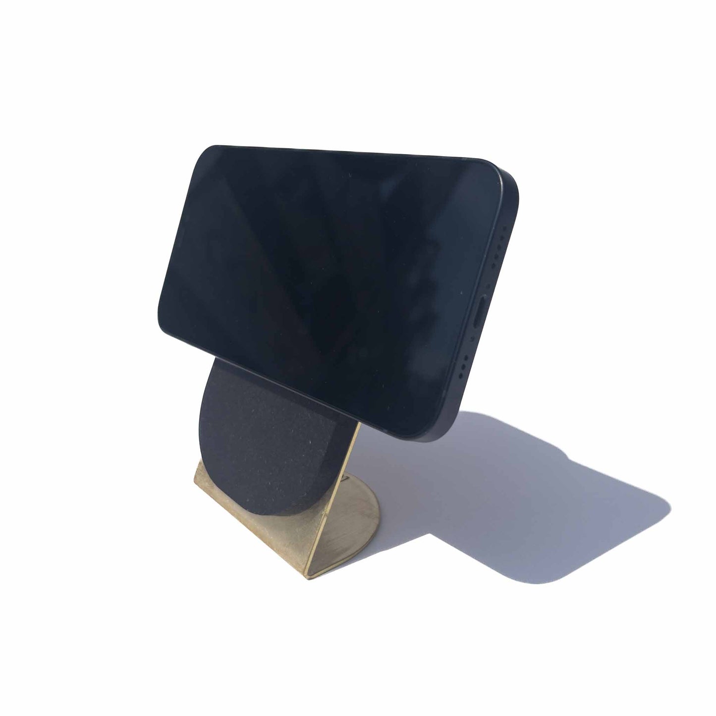 MagSafe Stand - Black on Brass