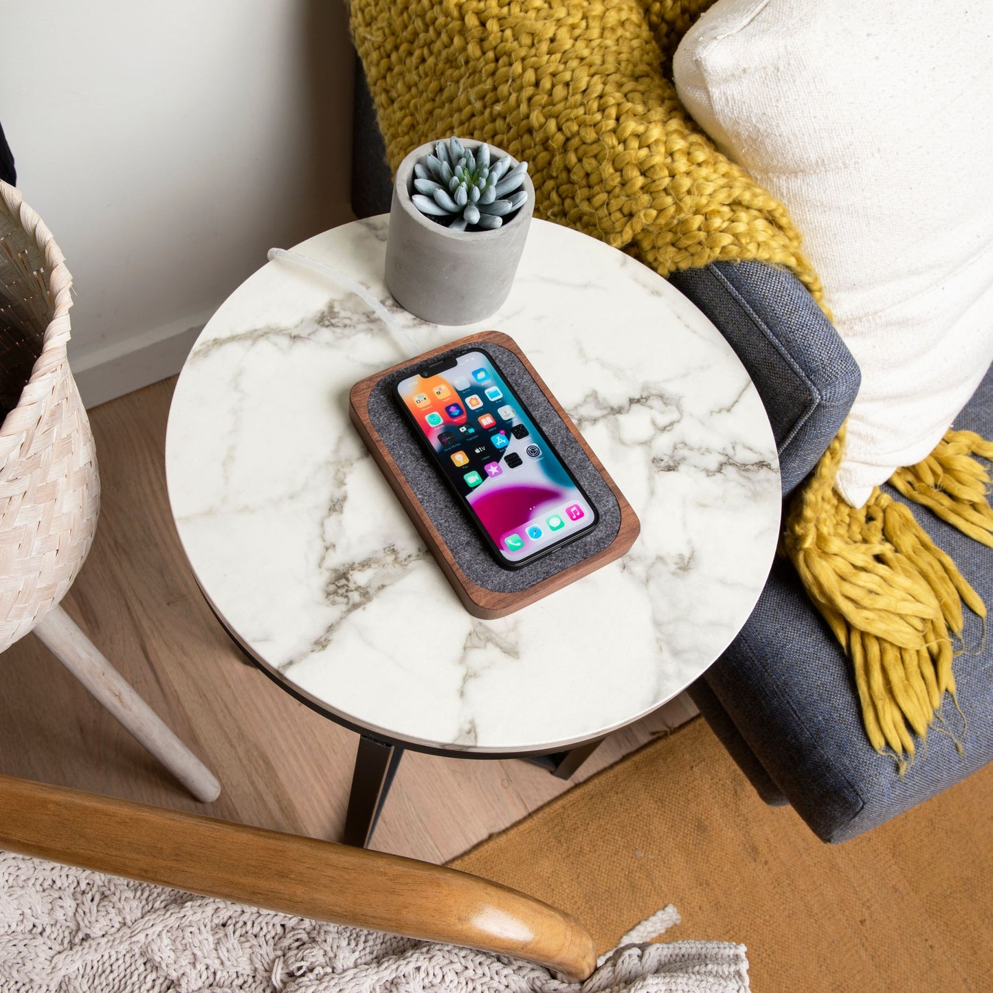 Charging Station for 1 Phone